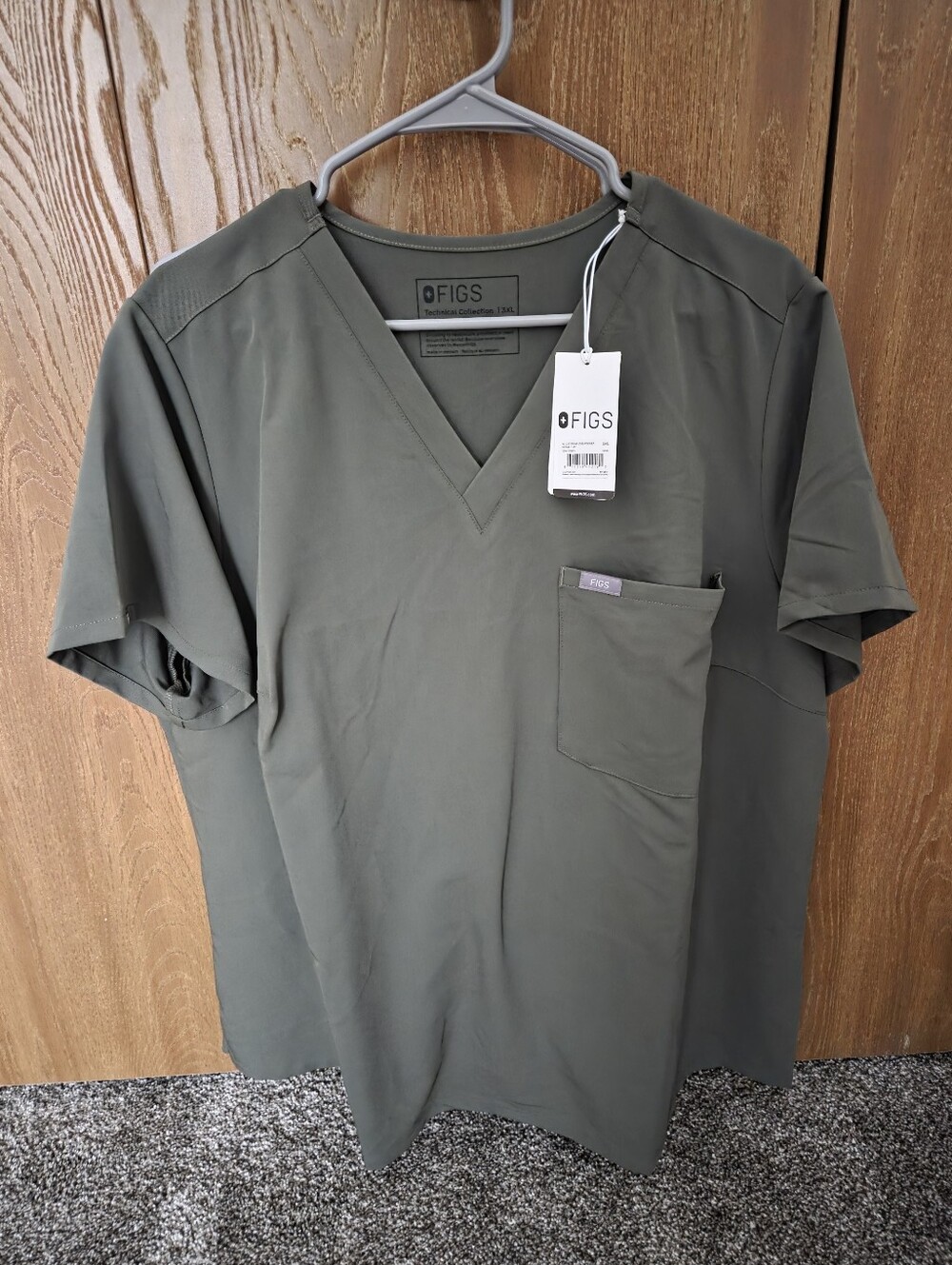 FIGS Women’s Catarina Scrub Top - Moss